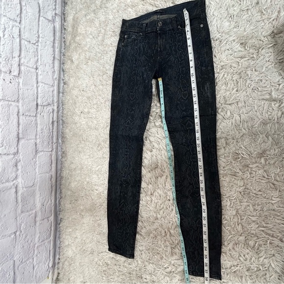 7 For All Man Kind Snake Print Skinny Jeans - Picture 12 of 13